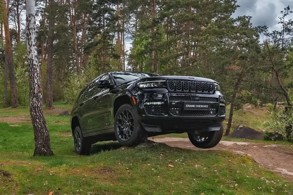 Jeep Grand Cherokee L Summit Reserve з вигодою до 160 000 грн
